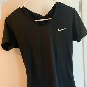 Nike fitted dry fit workout top